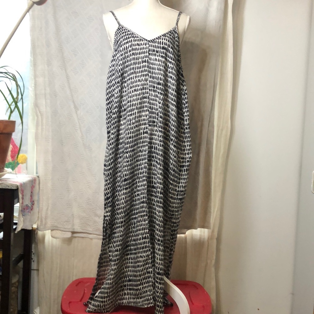 See Design long spaghetti strap summer dress